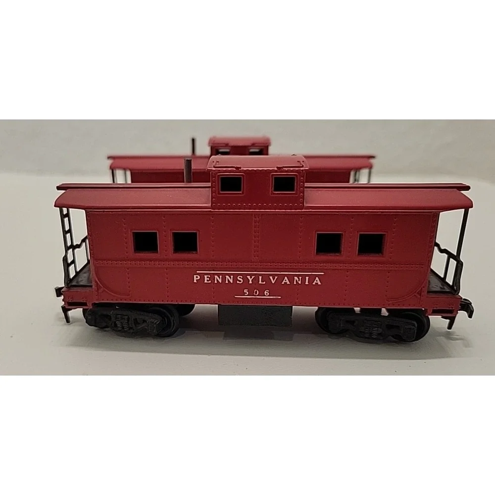 Vintage HO SCALE PENNSYLVANIA 506 CABOOSE & 33506